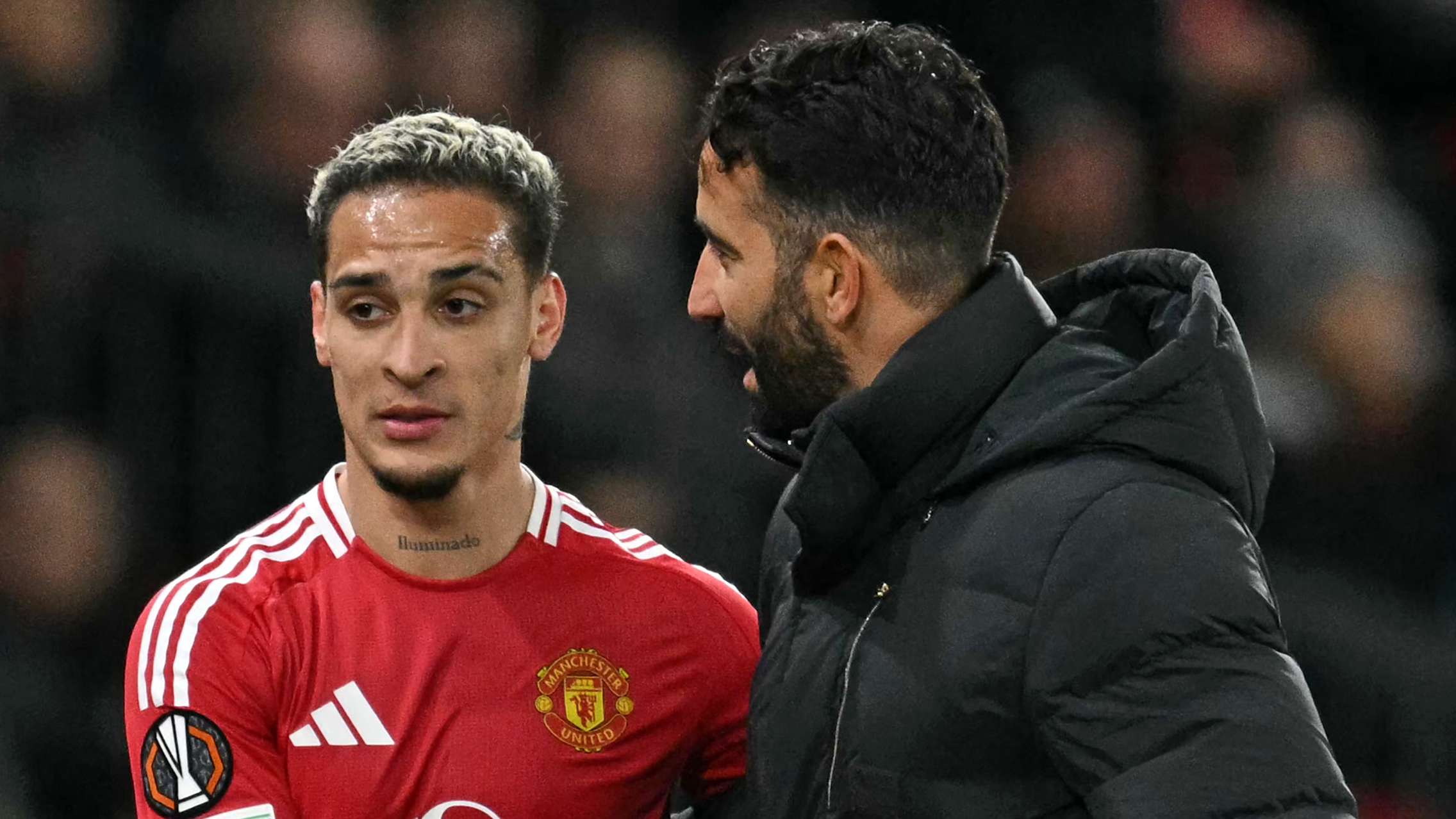 现出了与球 现出了与球