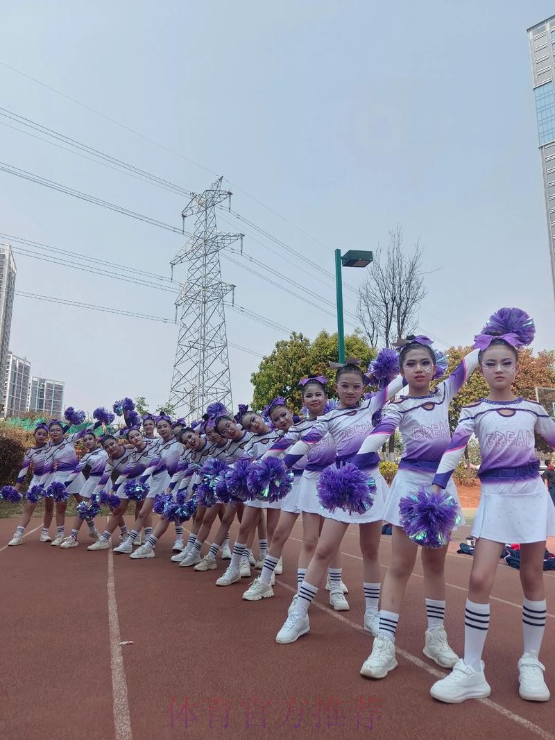 广州男篮啦啦队社媒分享舞蹈:下班也要做可可爱爱的小女孩~ 广州男篮啦啦队社媒分享舞蹈:下班也要做可可爱爱的小女孩~